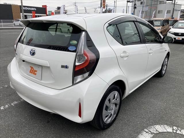 アクア L 車検整備付 後期 社外SDナビ Bluetooth バックカメラ ETC リモコンキー スペアキー 電格レベライザー セキュリティアラーム ACシガーソケット エアバッグ 横滑防止 バニティミラー(13枚目)