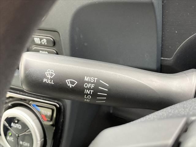 アクア L 車検整備付 後期 社外SDナビ Bluetooth バックカメラ ETC リモコンキー スペアキー 電格レベライザー セキュリティアラーム ACシガーソケット エアバッグ 横滑防止 バニティミラー(27枚目)