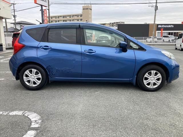 ノート X DIG-S Vセレクション+セーフティ 車検整備付 中期 アラウンドビューモニター 純正SDナビ フルセグ BT DVD再生 ETC エマブレ ステリモ クリソナ スマートキー Pスタート 電格 Aライト Aストップ ACシガーソケット(12枚目)