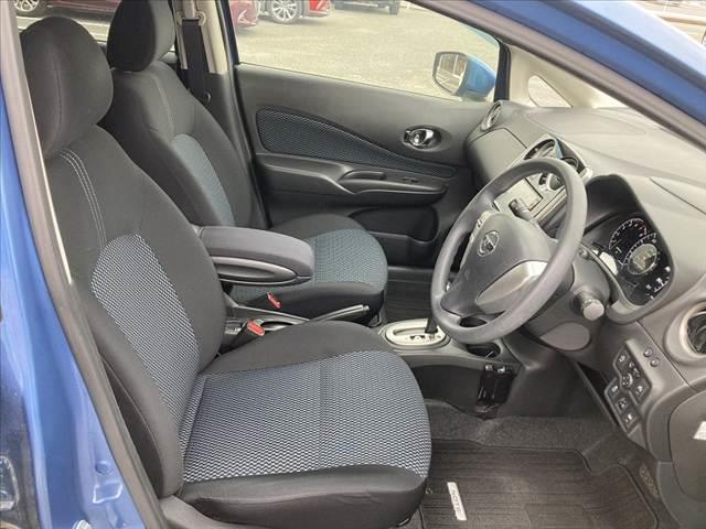 ノート X DIG-S Vセレクション+セーフティ 車検整備付 中期 アラウンドビューモニター 純正SDナビ フルセグ BT DVD再生 ETC エマブレ ステリモ クリソナ スマートキー Pスタート 電格 Aライト Aストップ ACシガーソケット(16枚目)