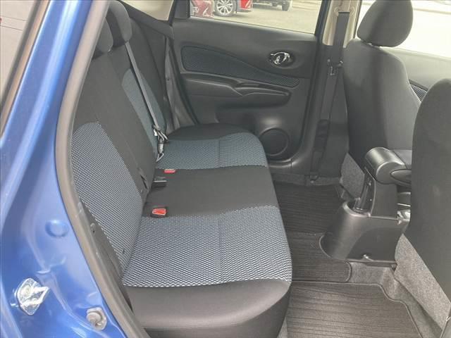 ノート X DIG-S Vセレクション+セーフティ 車検整備付 中期 アラウンドビューモニター 純正SDナビ フルセグ BT DVD再生 ETC エマブレ ステリモ クリソナ スマートキー Pスタート 電格 Aライト Aストップ ACシガーソケット(18枚目)