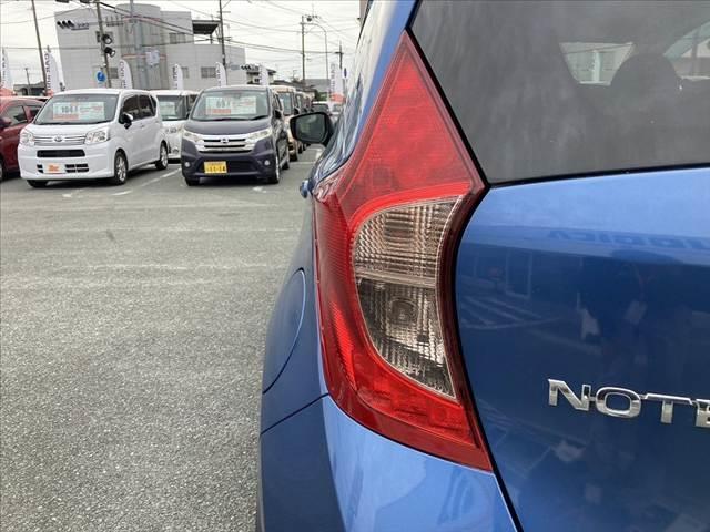 ノート X DIG-S Vセレクション+セーフティ 車検整備付 中期 アラウンドビューモニター 純正SDナビ フルセグ BT DVD再生 ETC エマブレ ステリモ クリソナ スマートキー Pスタート 電格 Aライト Aストップ ACシガーソケット(39枚目)