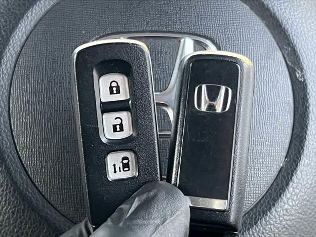 N-BOX+ G・Lパッケージ 車検整備付 後期 ナビ フルセグ ブルートゥース DVD バックカメラ ETC ステリモ チルト シートリフター レベライザー リアワイパー Aストップ スマートキーX2 電格 前席バニティーミラー(30枚目)