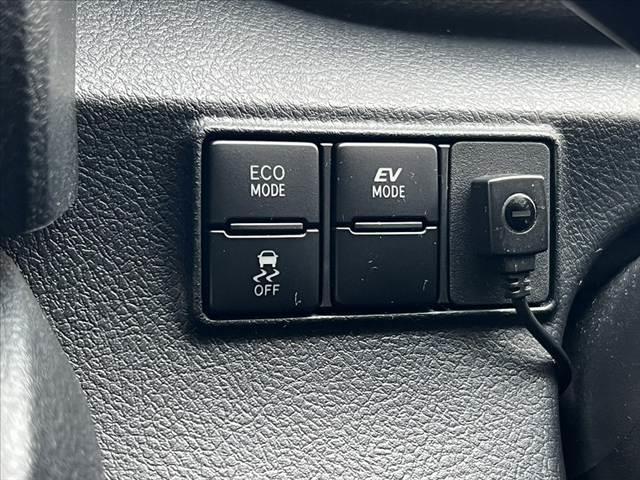 シエンタ ハイブリッドG クエロ 後期 全方位モニター 12型Fダウンモニター 9型純正SDナビ フルセグ BT DVD 両側パワスラ クリソナ ステリモ スマートキー セーフティセンス Aハイビーム オートレベリングLED 電格(33枚目)