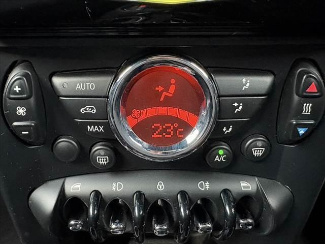 MINI クーパーS クラブマン 後期 社外SDナビ フルセグ Bluetooth DVD再生 バックカメラ ETC クルーズコントロール ステアリングリモコン スマートキー Pスタート パドルシフト ACシガーソケット エアバッグ(34枚目)