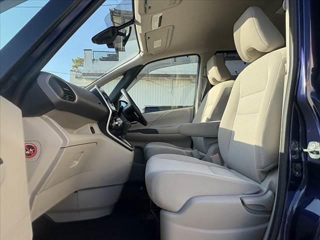 セレナ B 車検整備付 禁煙車 中期 純正SDナビ/フルセグ/ブルートゥース バックカメラ クルーズコントロール ステアリングリモコン オートライト スマートキー Pスタート Aストップ 電格ミラー Pガラス(17枚目)