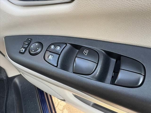 セレナ B 車検整備付 禁煙車 中期 純正SDナビ/フルセグ/ブルートゥース バックカメラ クルーズコントロール ステアリングリモコン オートライト スマートキー Pスタート Aストップ 電格ミラー Pガラス(40枚目)