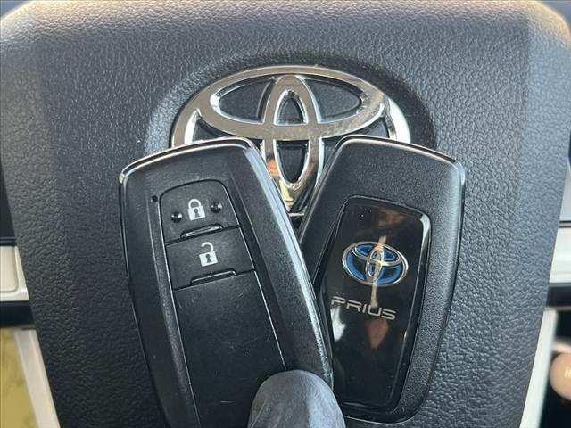 プリウス Ｓ　車検整備付　セーフティセンス　社外ＳＤナビ　フルセグ　ＤＶＤ　ブルートゥース　Ｂカメラ　スマートキーＸ２　Ｐガラス　Ｐスタート　ステリモ　ＥＴＣ　電格　クルコン　横滑り防止　ＬＥＤヘッドライト（7枚目）