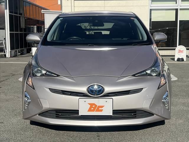プリウス Ｓ　車検整備付　セーフティセンス　社外ＳＤナビ　フルセグ　ＤＶＤ　ブルートゥース　Ｂカメラ　スマートキーＸ２　Ｐガラス　Ｐスタート　ステリモ　ＥＴＣ　電格　クルコン　横滑り防止　ＬＥＤヘッドライト（9枚目）