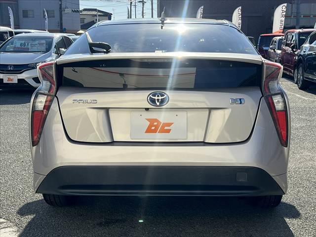 プリウス Ｓ　車検整備付　セーフティセンス　社外ＳＤナビ　フルセグ　ＤＶＤ　ブルートゥース　Ｂカメラ　スマートキーＸ２　Ｐガラス　Ｐスタート　ステリモ　ＥＴＣ　電格　クルコン　横滑り防止　ＬＥＤヘッドライト（14枚目）