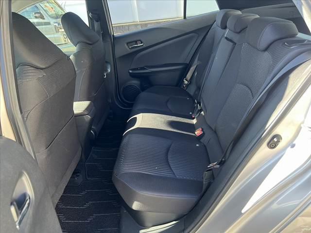 プリウス Ｓ　車検整備付　セーフティセンス　社外ＳＤナビ　フルセグ　ＤＶＤ　ブルートゥース　Ｂカメラ　スマートキーＸ２　Ｐガラス　Ｐスタート　ステリモ　ＥＴＣ　電格　クルコン　横滑り防止　ＬＥＤヘッドライト（19枚目）