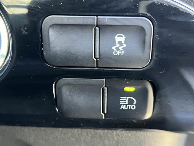 プリウス Ｓ　車検整備付　セーフティセンス　社外ＳＤナビ　フルセグ　ＤＶＤ　ブルートゥース　Ｂカメラ　スマートキーＸ２　Ｐガラス　Ｐスタート　ステリモ　ＥＴＣ　電格　クルコン　横滑り防止　ＬＥＤヘッドライト（26枚目）