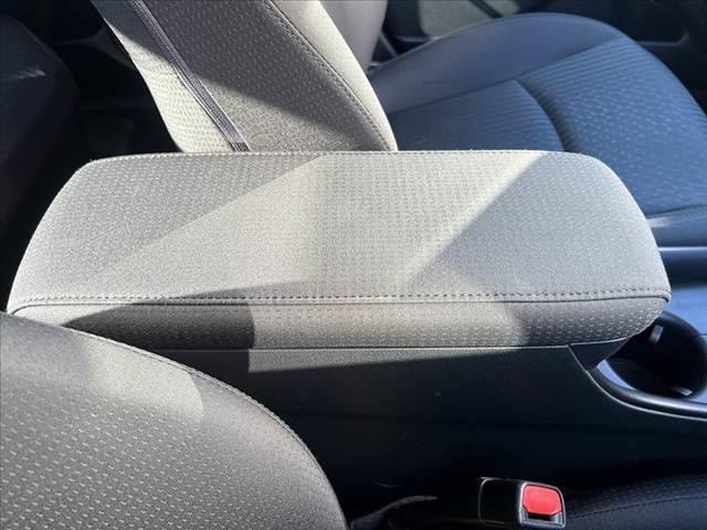 プリウス Ｓ　車検整備付　セーフティセンス　社外ＳＤナビ　フルセグ　ＤＶＤ　ブルートゥース　Ｂカメラ　スマートキーＸ２　Ｐガラス　Ｐスタート　ステリモ　ＥＴＣ　電格　クルコン　横滑り防止　ＬＥＤヘッドライト（33枚目）