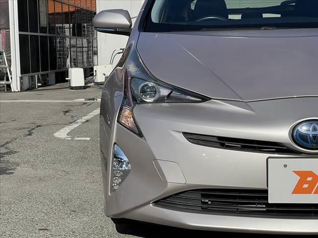 プリウス Ｓ　車検整備付　セーフティセンス　社外ＳＤナビ　フルセグ　ＤＶＤ　ブルートゥース　Ｂカメラ　スマートキーＸ２　Ｐガラス　Ｐスタート　ステリモ　ＥＴＣ　電格　クルコン　横滑り防止　ＬＥＤヘッドライト（40枚目）