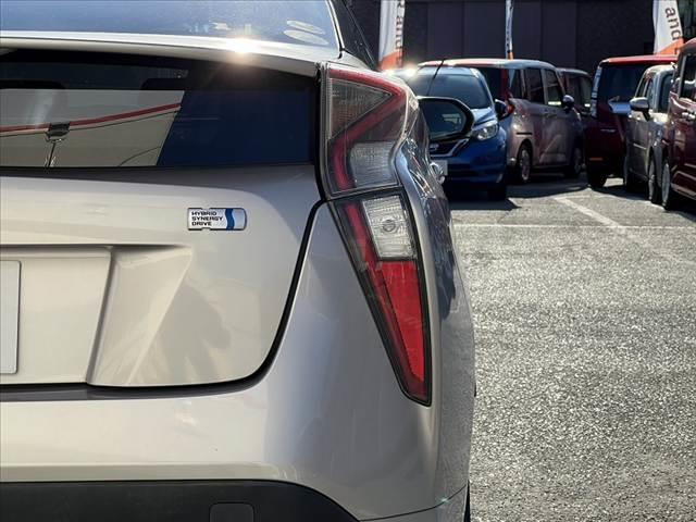 プリウス Ｓ　車検整備付　セーフティセンス　社外ＳＤナビ　フルセグ　ＤＶＤ　ブルートゥース　Ｂカメラ　スマートキーＸ２　Ｐガラス　Ｐスタート　ステリモ　ＥＴＣ　電格　クルコン　横滑り防止　ＬＥＤヘッドライト（43枚目）