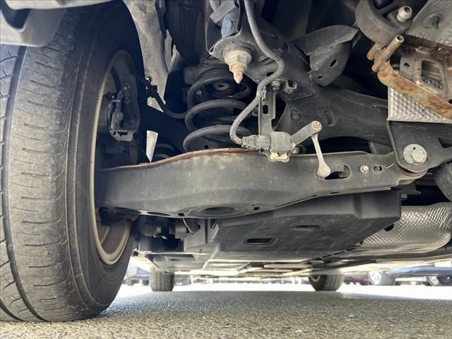 プリウス Ｓ　車検整備付　セーフティセンス　社外ＳＤナビ　フルセグ　ＤＶＤ　ブルートゥース　Ｂカメラ　スマートキーＸ２　Ｐガラス　Ｐスタート　ステリモ　ＥＴＣ　電格　クルコン　横滑り防止　ＬＥＤヘッドライト（52枚目）