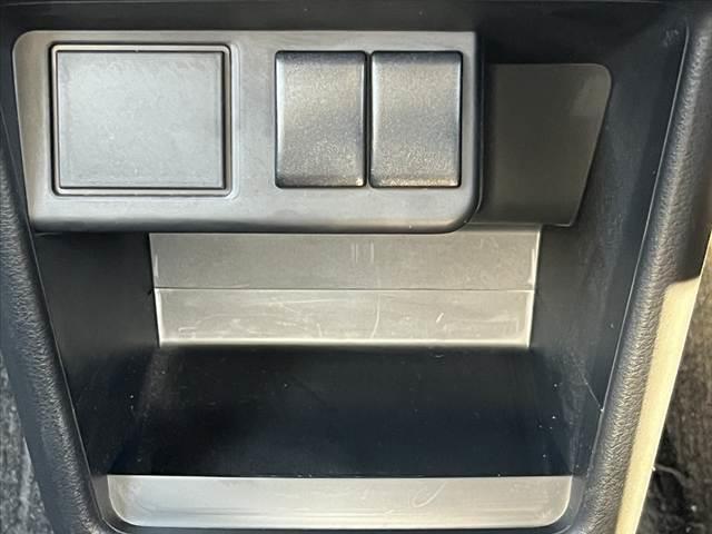 アルト ＶＰ　車検整備付　社外７インチＳＤナビ　ＤＶＤ　リモコンキー　横滑り防止　ＳＲＳエアバッグ　ヘッドライトレベライザー　セキュリティ　ドリンクホルダー　ＡＣソケット　マルチインフォメーションディスプレイ（26枚目）