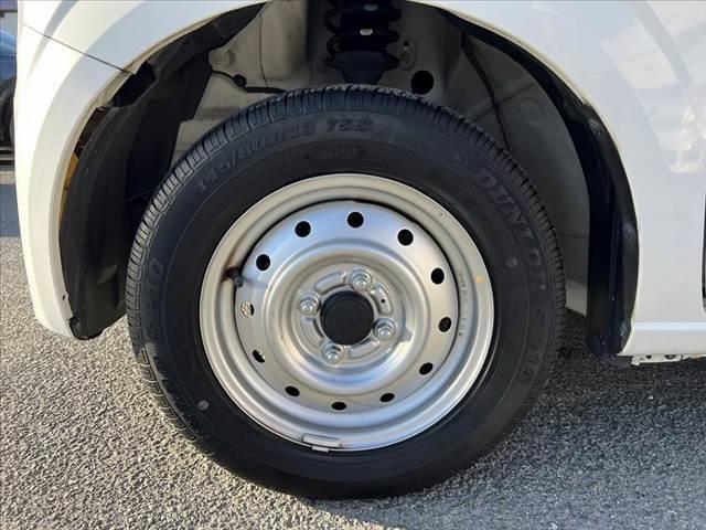 アルト ＶＰ　車検整備付　社外７インチＳＤナビ　ＤＶＤ　リモコンキー　横滑り防止　ＳＲＳエアバッグ　ヘッドライトレベライザー　セキュリティ　ドリンクホルダー　ＡＣソケット　マルチインフォメーションディスプレイ（39枚目）