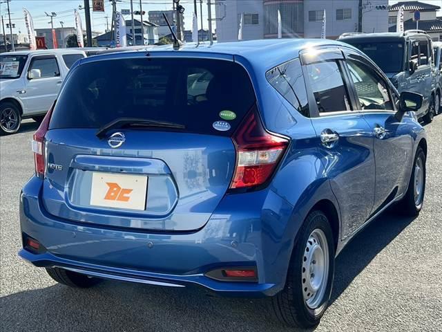 ノート 　車検整備付　後期　アラウンドビューモニター　エマージェンシーブレーキ　社外ＳＤナビ　Ｂｌｕｅｔｏｏｔｈ　スマートキーＸ２　Ｐスタート　スマートルームミラー　ＥＴＣ　Ａストップ　Ａライト　電格（13枚目）