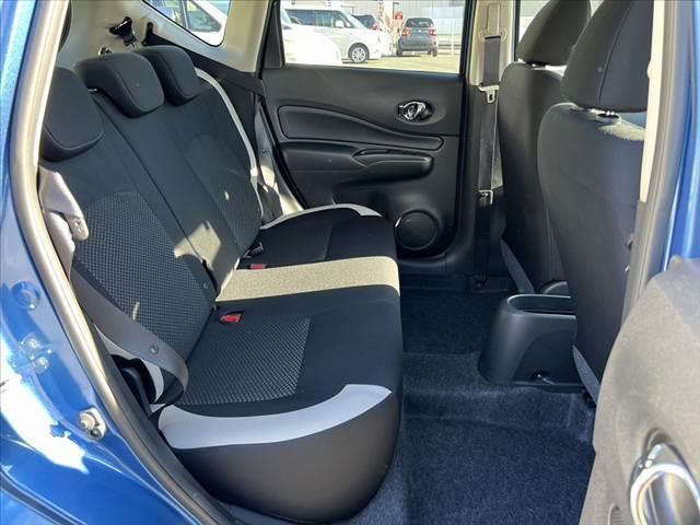 ノート 　車検整備付　後期　アラウンドビューモニター　エマージェンシーブレーキ　社外ＳＤナビ　Ｂｌｕｅｔｏｏｔｈ　スマートキーＸ２　Ｐスタート　スマートルームミラー　ＥＴＣ　Ａストップ　Ａライト　電格（18枚目）