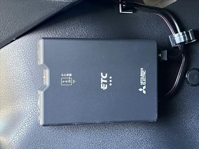 ノート 　車検整備付　後期　アラウンドビューモニター　エマージェンシーブレーキ　社外ＳＤナビ　Ｂｌｕｅｔｏｏｔｈ　スマートキーＸ２　Ｐスタート　スマートルームミラー　ＥＴＣ　Ａストップ　Ａライト　電格（27枚目）