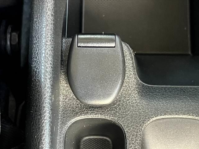 ノート 　車検整備付　後期　アラウンドビューモニター　エマージェンシーブレーキ　社外ＳＤナビ　Ｂｌｕｅｔｏｏｔｈ　スマートキーＸ２　Ｐスタート　スマートルームミラー　ＥＴＣ　Ａストップ　Ａライト　電格（32枚目）