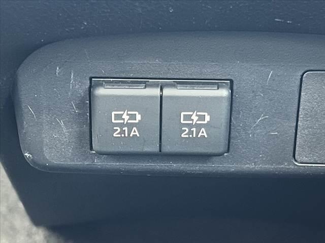 シエンタ ハイブリッド　ファンベースＸ　車検整備付　禁煙車　後期　純正ＣＤオーディオ　電動スライドドア　リモコンキー　横滑り防止　ＳＲＳエアバッグ　オートライト　プライバシーガラス　シートリフター　電動格納ミラー　ヘッドライトレベライザー（7枚目）