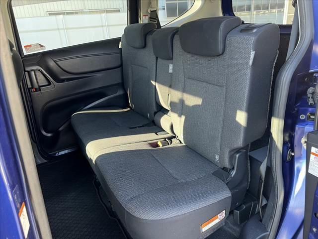 シエンタ ハイブリッド　ファンベースＸ　車検整備付　禁煙車　後期　純正ＣＤオーディオ　電動スライドドア　リモコンキー　横滑り防止　ＳＲＳエアバッグ　オートライト　プライバシーガラス　シートリフター　電動格納ミラー　ヘッドライトレベライザー（19枚目）