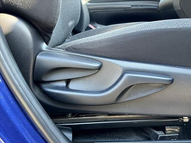 シエンタ ハイブリッド　ファンベースＸ　車検整備付　禁煙車　後期　純正ＣＤオーディオ　電動スライドドア　リモコンキー　横滑り防止　ＳＲＳエアバッグ　オートライト　プライバシーガラス　シートリフター　電動格納ミラー　ヘッドライトレベライザー（25枚目）