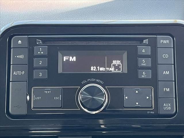 シエンタ ハイブリッド　ファンベースＸ　車検整備付　後期　純正ＣＤオーディオ　電動スライドドア　リモコンキー　横滑り防止　ＳＲＳエアバッグ　オートライト　プライバシーガラス　シートリフター　電格　レベライザー　マット　バニティミラー（3枚目）