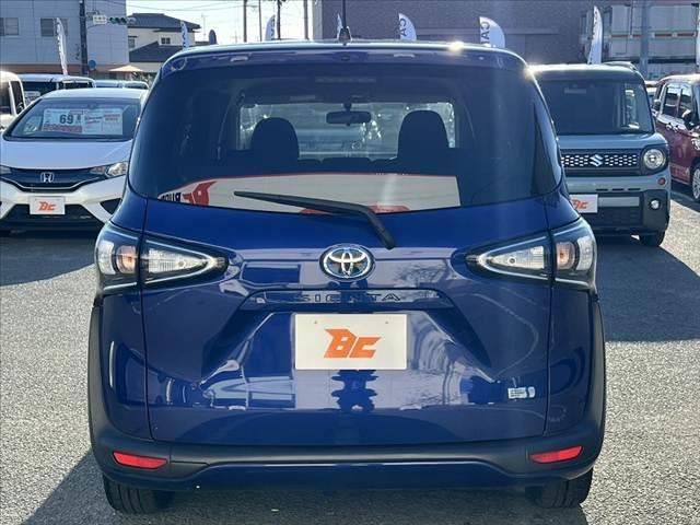 シエンタ ハイブリッド　ファンベースＸ　車検整備付　後期　純正ＣＤオーディオ　電動スライドドア　リモコンキー　横滑り防止　ＳＲＳエアバッグ　オートライト　プライバシーガラス　シートリフター　電格　レベライザー　マット　バニティミラー（14枚目）