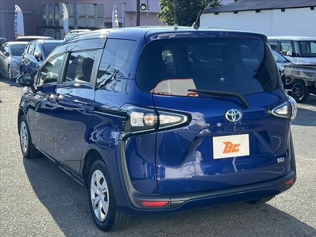 シエンタ ハイブリッド　ファンベースＸ　車検整備付　後期　純正ＣＤオーディオ　電動スライドドア　リモコンキー　横滑り防止　ＳＲＳエアバッグ　オートライト　プライバシーガラス　シートリフター　電格　レベライザー　マット　バニティミラー（15枚目）