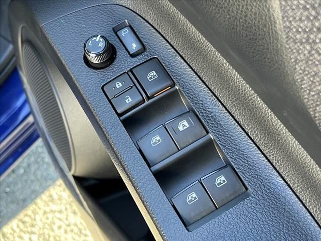 シエンタ ハイブリッド　ファンベースＸ　車検整備付　後期　純正ＣＤオーディオ　電動スライドドア　リモコンキー　横滑り防止　ＳＲＳエアバッグ　オートライト　プライバシーガラス　シートリフター　電格　レベライザー　マット　バニティミラー（27枚目）