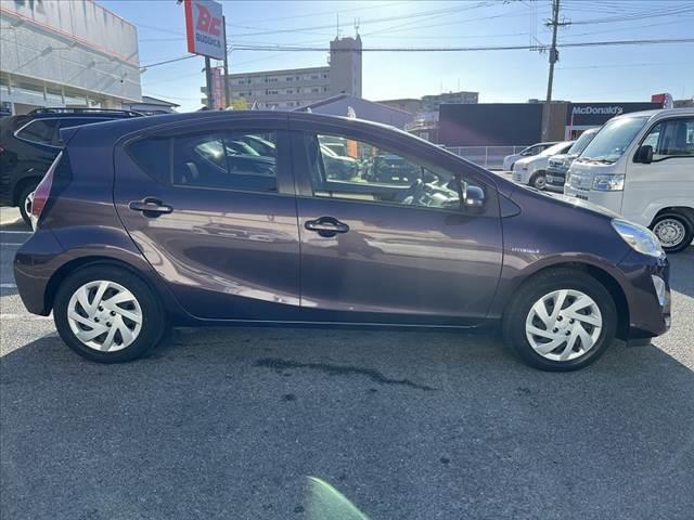 アクア Ｓ　車検整備付　禁煙　中期　スマートキーＸ２　Ｐスタート　純正ＳＤナビ　フルセグ　Ｂｌｕｅｔｏｏｔｈ　ＤＶＤ再生　バックカメラ　ＥＴＣ　電格ミラー　オートライト　レベライザー　ＡＣシガーソケット（12枚目）