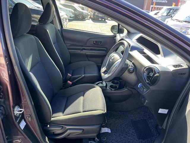 アクア Ｓ　車検整備付　禁煙　中期　スマートキーＸ２　Ｐスタート　純正ＳＤナビ　フルセグ　Ｂｌｕｅｔｏｏｔｈ　ＤＶＤ再生　バックカメラ　ＥＴＣ　電格ミラー　オートライト　レベライザー　ＡＣシガーソケット（16枚目）