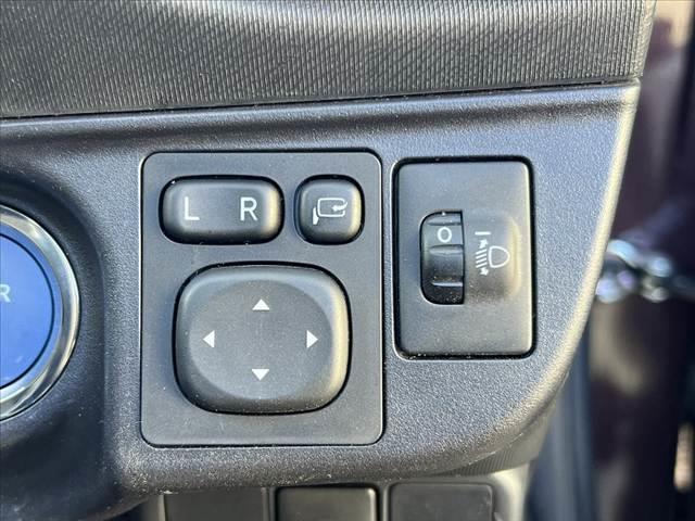 アクア Ｓ　車検整備付　禁煙　中期　スマートキーＸ２　Ｐスタート　純正ＳＤナビ　フルセグ　Ｂｌｕｅｔｏｏｔｈ　ＤＶＤ再生　バックカメラ　ＥＴＣ　電格ミラー　オートライト　レベライザー　ＡＣシガーソケット（27枚目）