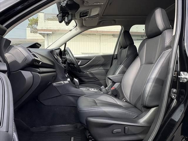 フォレスター アドバンス　後期　サンルーフ　純正ＳＤナビ　フルセグ　ＢＴ　バック　サイド　フロントカメラ　Ｐバックドア　アイサイト　Ｄミラー　ＥＴＣ　Ｐシート　シートヒーター　ステアヒーター　メモリーシート　スマートキーＸ２（17枚目）