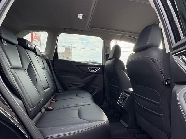 フォレスター アドバンス　後期　サンルーフ　純正ＳＤナビ　フルセグ　ＢＴ　バック　サイド　フロントカメラ　Ｐバックドア　アイサイト　Ｄミラー　ＥＴＣ　Ｐシート　シートヒーター　ステアヒーター　メモリーシート　スマートキーＸ２（18枚目）