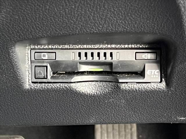 プリウス S 車検整備付 中期 セーフティーセンス 純正9インチSDナビ フルセグ DVD ブルートゥース Bカメラ LEDランプ オートハイビーム シートリフター 横滑り防止 クルコン ETC Pガラス(7枚目)