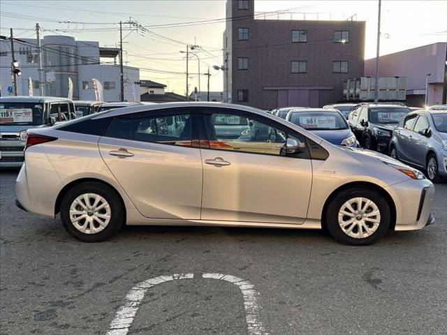 プリウス S 車検整備付 中期 セーフティーセンス 純正9インチSDナビ フルセグ DVD ブルートゥース Bカメラ LEDランプ オートハイビーム シートリフター 横滑り防止 クルコン ETC Pガラス(11枚目)