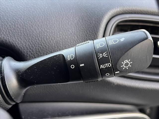 プリウス S 車検整備付 中期 セーフティーセンス 純正9インチSDナビ フルセグ DVD ブルートゥース Bカメラ LEDランプ オートハイビーム シートリフター 横滑り防止 クルコン ETC Pガラス(28枚目)