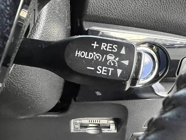 プリウス S 車検整備付 中期 セーフティーセンス 純正9インチSDナビ フルセグ DVD ブルートゥース Bカメラ LEDランプ オートハイビーム シートリフター 横滑り防止 クルコン ETC Pガラス(29枚目)
