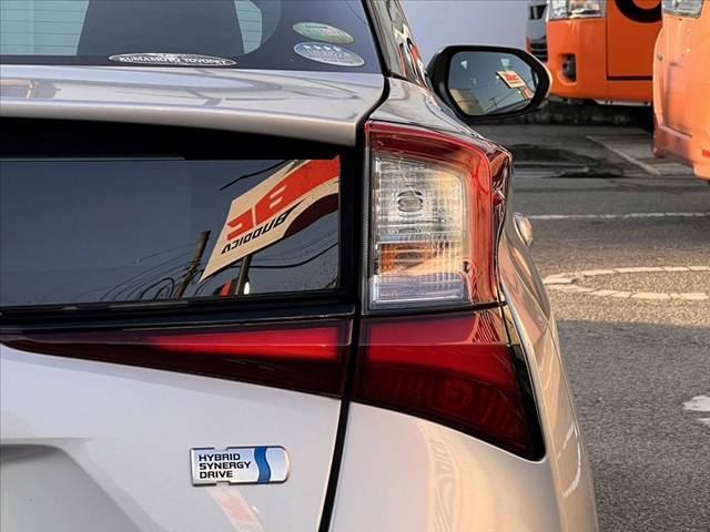 プリウス S 車検整備付 中期 セーフティーセンス 純正9インチSDナビ フルセグ DVD ブルートゥース Bカメラ LEDランプ オートハイビーム シートリフター 横滑り防止 クルコン ETC Pガラス(40枚目)