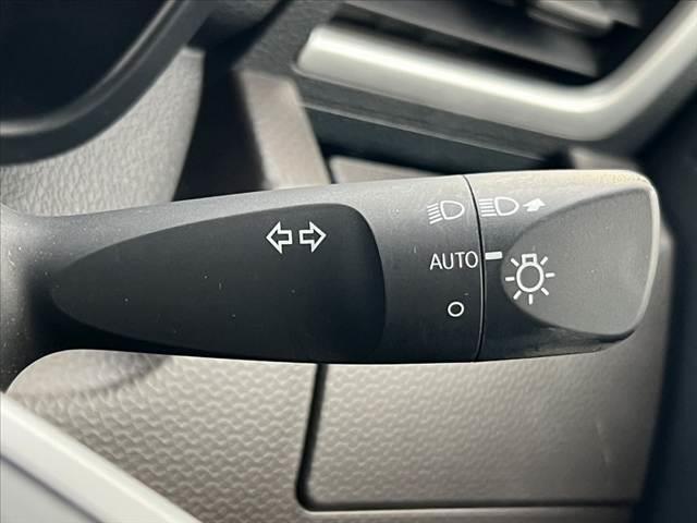 ルーミー G 後期 両側電動スライドドア 純正SDナビ/フルセグ/DVD/Bluetooth LEDヘッドライト ETC スマートキーX2 プッシュスタート USBポート シートリフター リアロールシェード(35枚目)