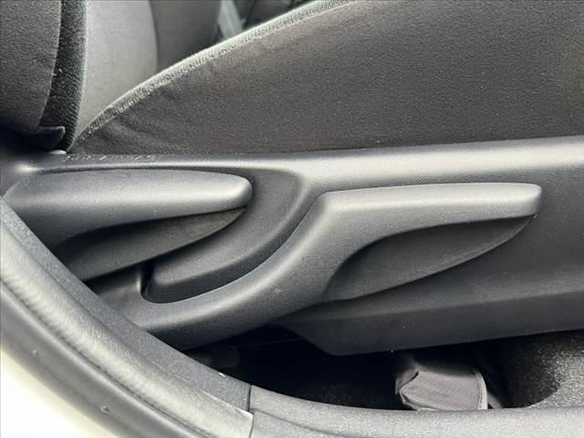 カローラフィールダー ハイブリッド 車検整備付き 後期 純正ナビ/Bluetooth ETC セーフティセンスC レーンディパーチャーアラート キーレス オートハイビーム 横滑り防止 電動格納ミラー エアバック(23枚目)