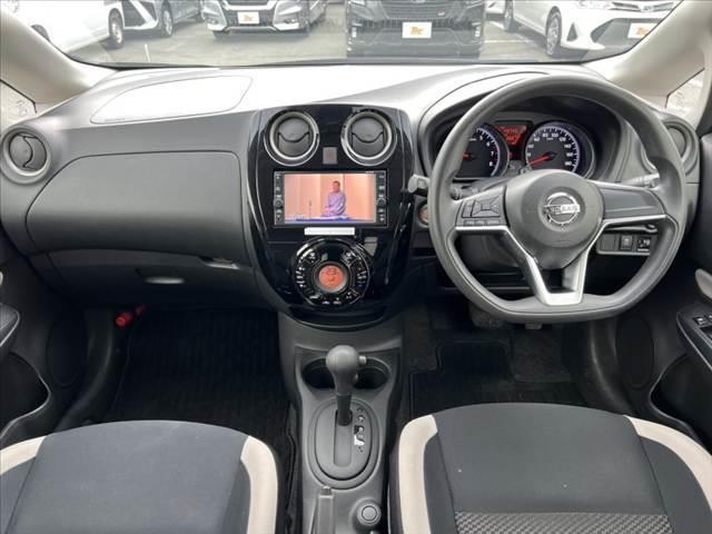 ノート １５Ｘ　車検整備付き　禁煙　純正フルセグナビ／Ｂｌｕｅｔｏｏｔｈ　アラウンドビューモニター　電動格納ミラー　ＥＴＣ　スマートキー　ステリモ　Ｄミラー　エマブレ　Ｐガラス　シートリフター　イモビ（2枚目）