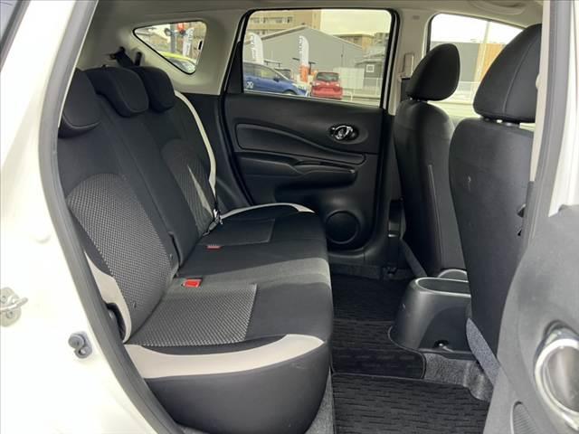 ノート １５Ｘ　車検整備付き　禁煙　純正フルセグナビ／Ｂｌｕｅｔｏｏｔｈ　アラウンドビューモニター　電動格納ミラー　ＥＴＣ　スマートキー　ステリモ　Ｄミラー　エマブレ　Ｐガラス　シートリフター　イモビ（18枚目）