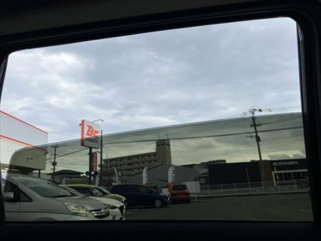 ノート １５Ｘ　車検整備付き　禁煙　純正フルセグナビ／Ｂｌｕｅｔｏｏｔｈ　アラウンドビューモニター　電動格納ミラー　ＥＴＣ　スマートキー　ステリモ　Ｄミラー　エマブレ　Ｐガラス　シートリフター　イモビ（22枚目）