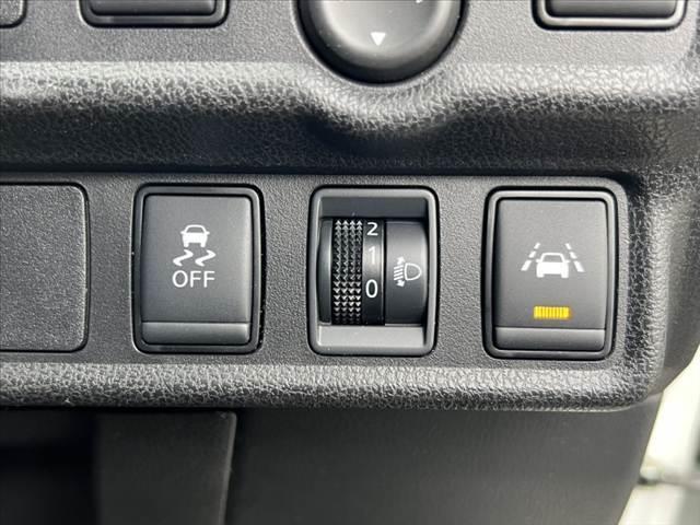 ノート １５Ｘ　車検整備付き　禁煙　純正フルセグナビ／Ｂｌｕｅｔｏｏｔｈ　アラウンドビューモニター　電動格納ミラー　ＥＴＣ　スマートキー　ステリモ　Ｄミラー　エマブレ　Ｐガラス　シートリフター　イモビ（26枚目）