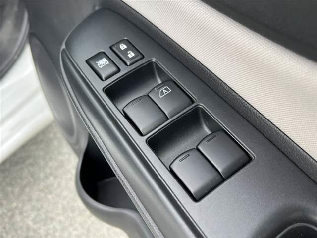 ノート １５Ｘ　車検整備付き　禁煙　純正フルセグナビ／Ｂｌｕｅｔｏｏｔｈ　アラウンドビューモニター　電動格納ミラー　ＥＴＣ　スマートキー　ステリモ　Ｄミラー　エマブレ　Ｐガラス　シートリフター　イモビ（28枚目）